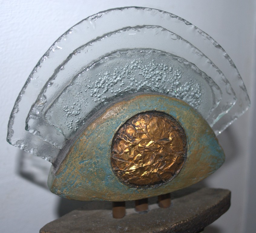 keramisch beeld met metaal en glas monogram JB kopen? Bied vanaf 35!