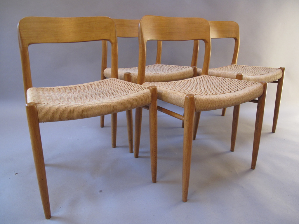 Niels Otto MÃ¸ller voor J.L. MÃ¸llers - Set van vier Model 75 stoelen kopen? Bied vanaf 400!