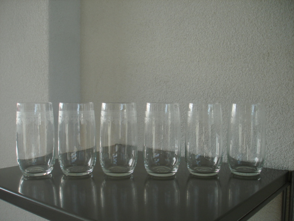 Zes geëtste waterglazen kopen? Bied vanaf 15!