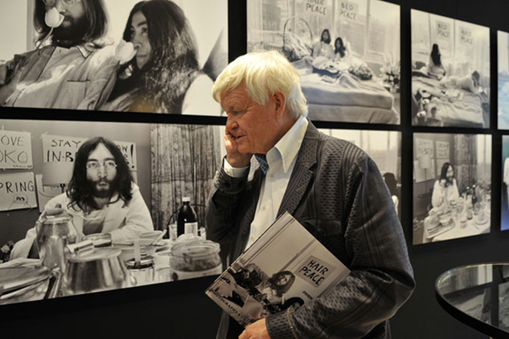 Nico Koster - Bed peace, foto, gesigneerd en genummerd kopen? Bied vanaf 200!