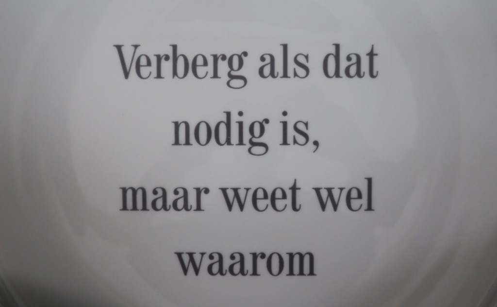 Margriet Kemper: Keramieken bord, Verberg als dat nodig is kopen? Bied vanaf 1!