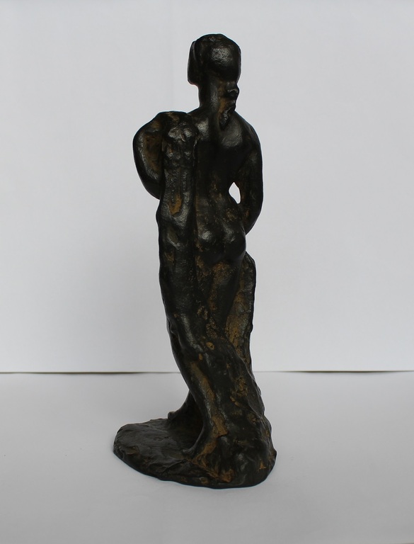 Charlotte van Pallandt: Bronzen beeld, Staand naakt met draperie kopen? Bied vanaf 750!
