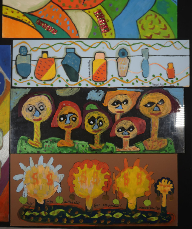 Lot met 6x gemengde techniek van Meertje Kaal, o.a. Help! onze dollarblik lijdt kopen? Bied vanaf 1!