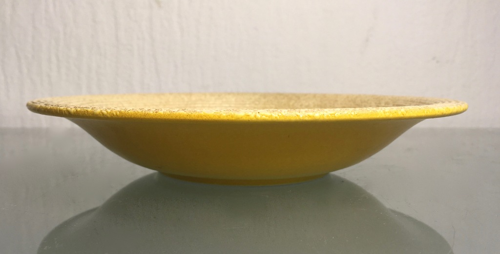 Plateelbakkerij Zuid Holland - Bord met decor 'Stylo' Ontwerp Wil Bertheux -1939 kopen? Bied vanaf 9!