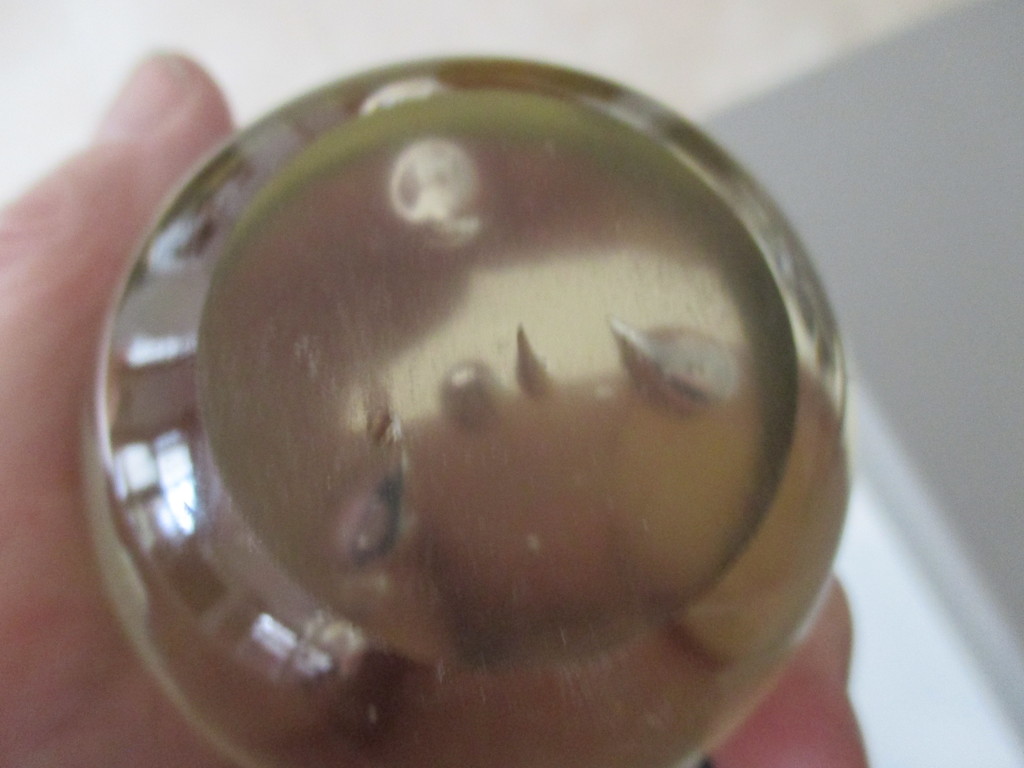 Leerdam? Een kavel met twee presse papiers met luchtbellen kopen? Bied vanaf 12!