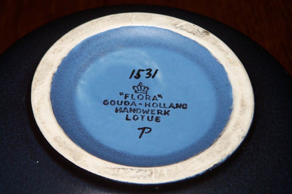 FLORA  - Gouda - twee vazen kopen? Bied vanaf 10!