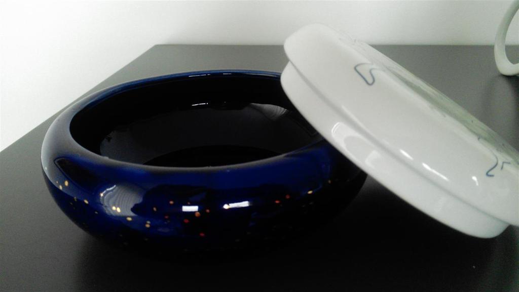 Artihove : new Dutch Delfts bekers met handvat en bonbonschaaltje kopen? Bied vanaf 21!