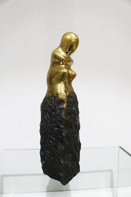 Bronzen sculptuur door Jos van Vreeswijk getiteld 'Foetus' - oplage 1 uit 10. kopen? Bied vanaf 949!