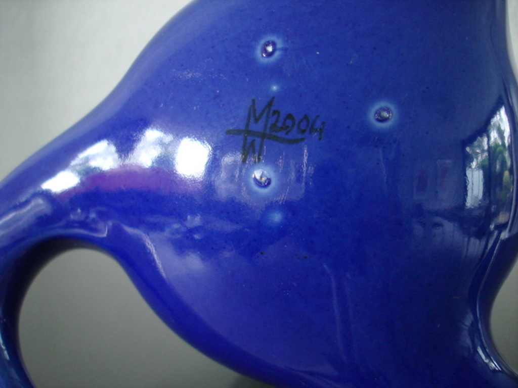  Kunstenaar met initialen MW: porseleinen kantelvaas kopen? Bied vanaf 16!