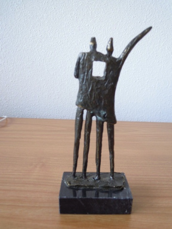 Massief bronzen beeld 18 cm hoog inclusief sokkel. kopen? Bied vanaf 45!