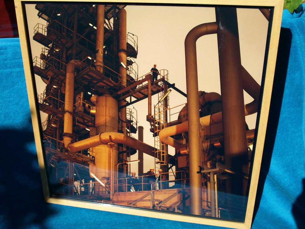 Aatjan Renders – foto – Pernis – Gesigneerd – 1999 - ingelijst, 63 x 63 cm. kopen? Bied vanaf 75!