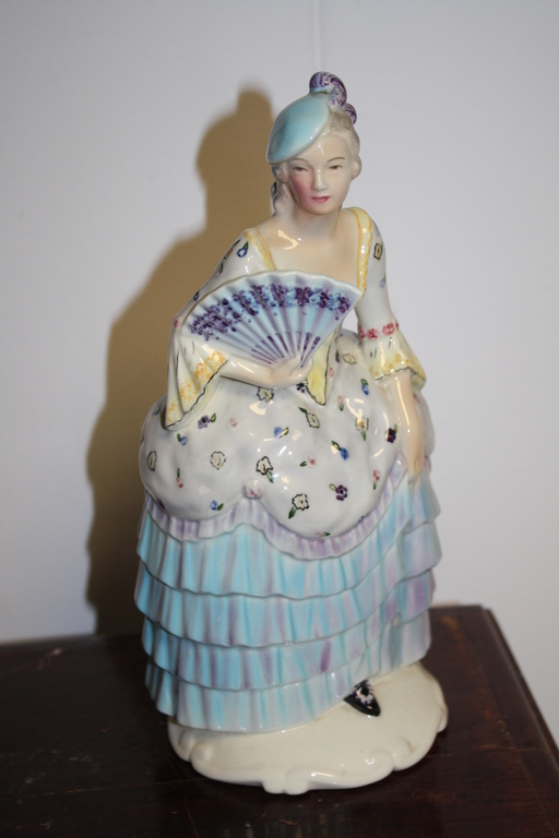 Gold Crest Ceramique Corp -  DAME in BAROQUE JURK kopen? Bied vanaf 52!