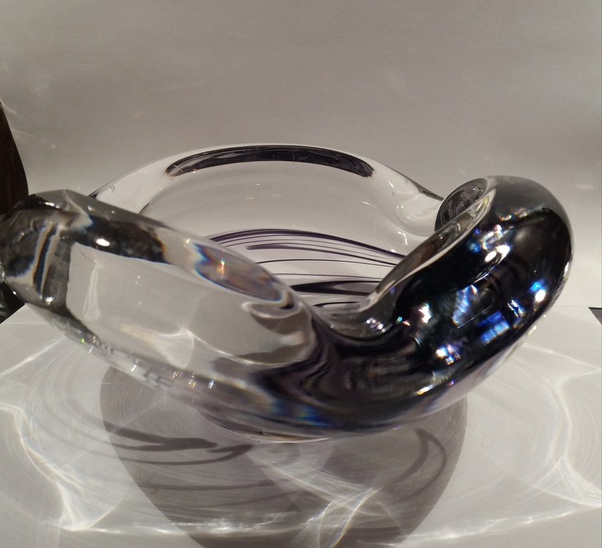 Max Verboeket schaal glas met paarse slingers. Kristalunie Maastricht. kopen? Bied vanaf 45!