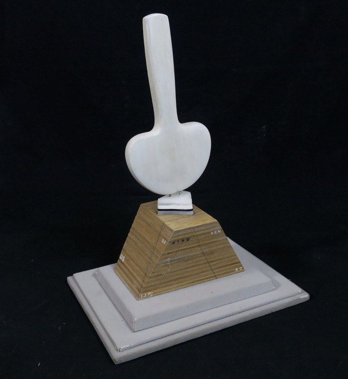 Ian Pieters: Sculptuur gemengde techniek, De dropvenus kopen? Bied vanaf 1!
