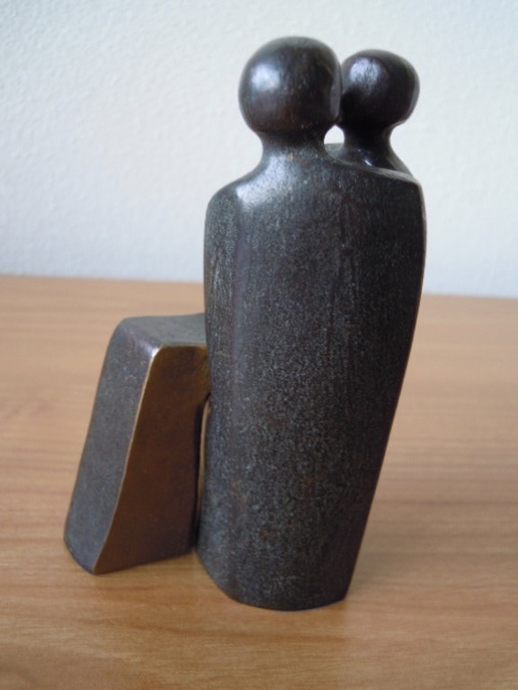 Onbekende kunstenaar-Zwaar massief BRONZEN BEELDJE   13 cm - 1245 gram kopen? Bied vanaf 45!