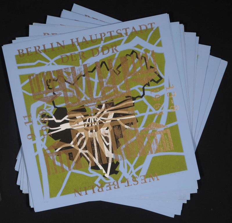 Lot met 14x  Pop-up Zeefdruk van Gea Grevink, Berlin hauptstadt der DDR kopen? Bied vanaf 1!