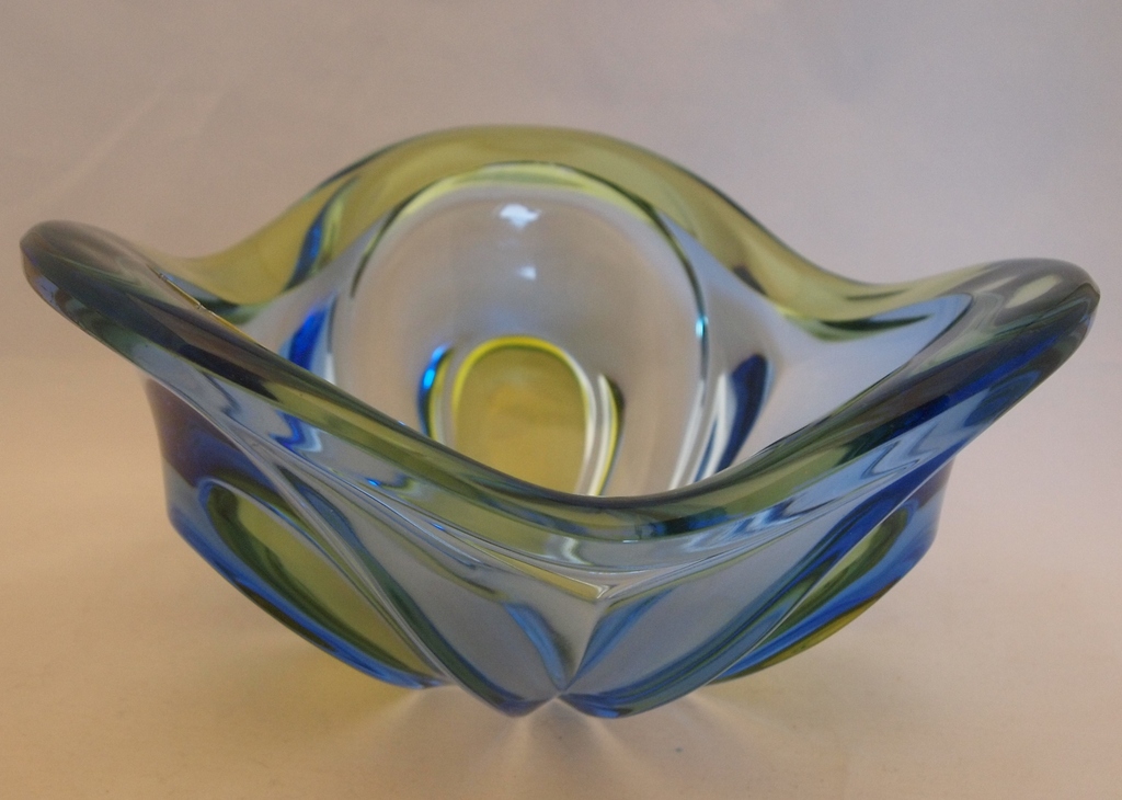 Murano glas - triangel schaal van blauw en groen glas  kopen? Bied vanaf 28!