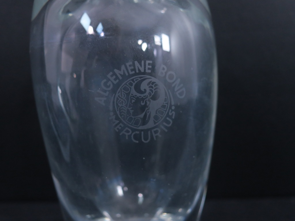 2 Hartvormige vaasjes van Holmegaard glaswerk + een ontwerp van Copier (Leerdam) kopen? Bied vanaf 50!