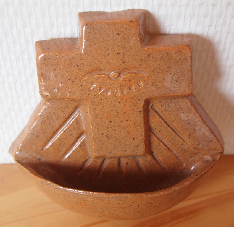 GIT Tegelen - art deco aardewerken wijwaterbakje kopen? Bied vanaf 1!