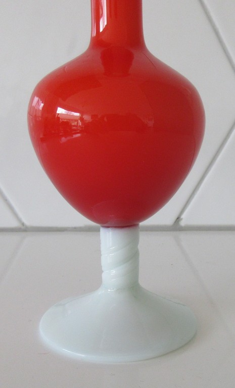 Ongespecificeerd - Veritable Opaline Florence - Oranje en wit opaline glazen vaasje kopen? Bied vanaf 1!