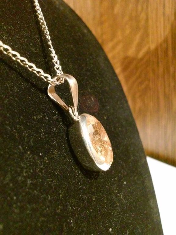 in nieuwstaat sterling Zilveren Ketting en Hanger met Facet geslepen Gouds steen kopen? Bied vanaf 35!