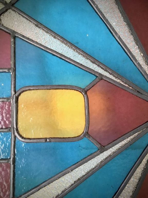 Groot art deco glas-in-lood raam met modernistisch decor ca. 1930 kopen? Bied vanaf 29!