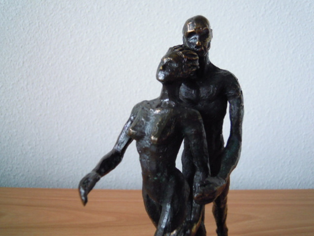 Prachtig beeld  man en vrouw 20 cm hoog - kunstenaar onbekend. kopen? Bied vanaf 65!