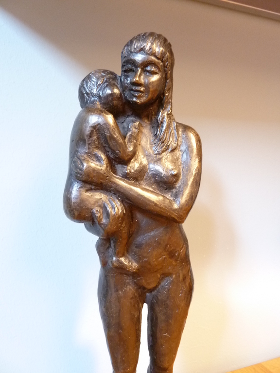 Massief bronzen beeld, Moeder en kind kopen? Bied vanaf 150!