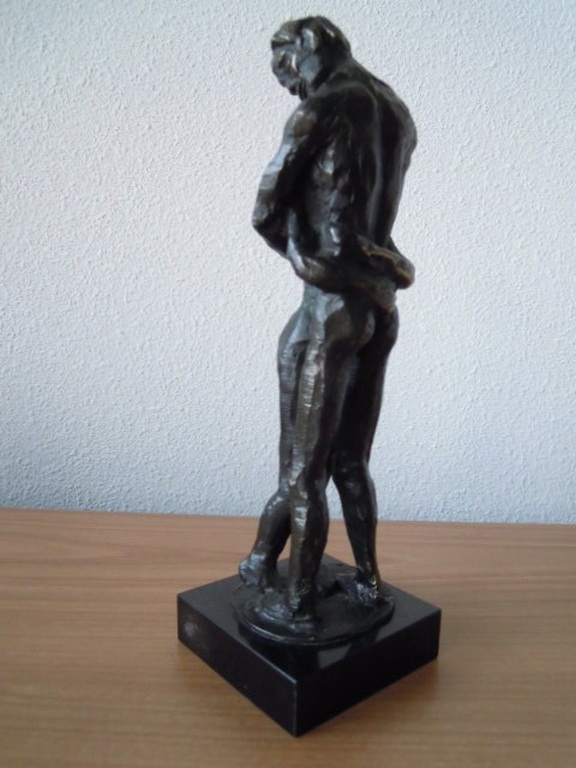 Prachtig bronzen beeld MAN EN VROUW 24 cm hoog -waarschijnlijk Astrid Veldhuyzen kopen? Bied vanaf 150!