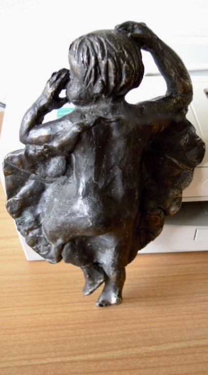 Prachtig bronzen of verbronst beeld ASTRID VELDHUYZEN-KOPPEN - 20 x 12 cm kopen? Bied vanaf 35!