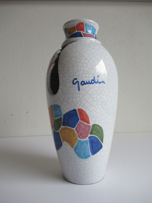 Serran Ventura: keramieke vaas naar ontwerp Gaudi kopen? Bied vanaf 1!