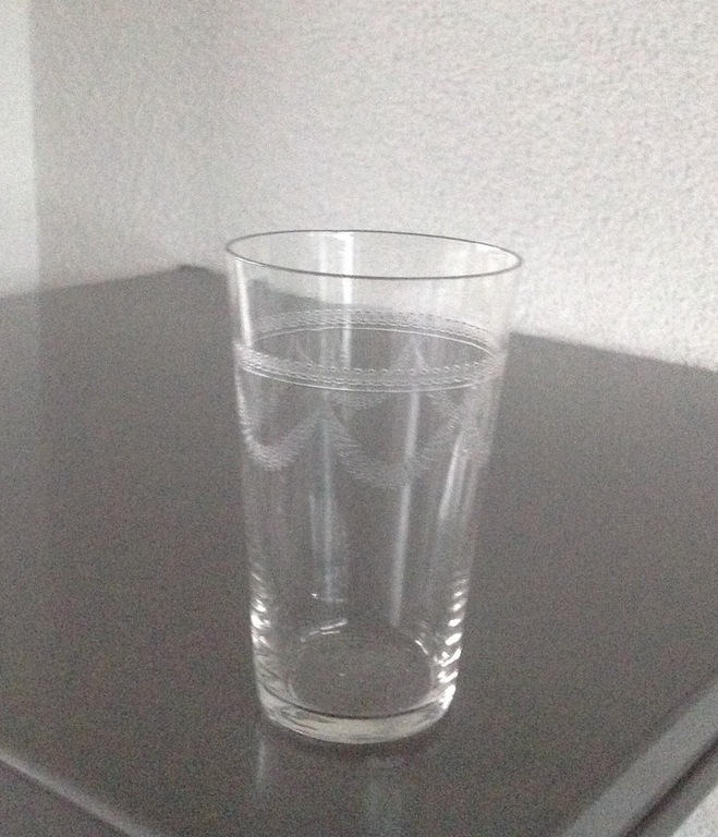 Leerdam: Acht waterglazen met guillocheer-rand kopen? Bied vanaf 18!