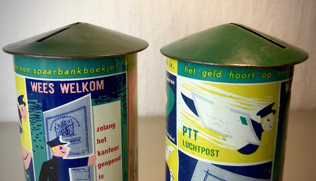 Rijkspostspaarbank - twee reclamezuil spaarpotten met grafiek kopen? Bied vanaf 9!