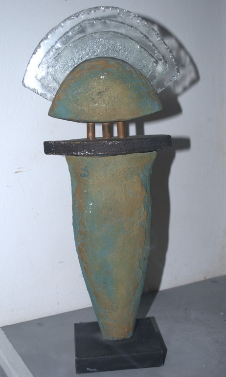 keramisch beeld met metaal en glas monogram JB kopen? Bied vanaf 35!