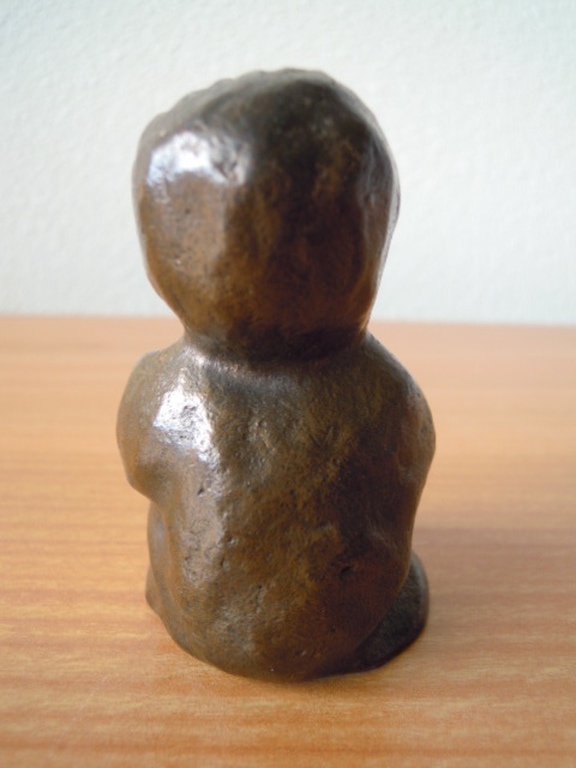 Zwaar massief bronzen beeldje 8 cm hoog 470 gram = niet gesigneerd. kopen? Bied vanaf 10!