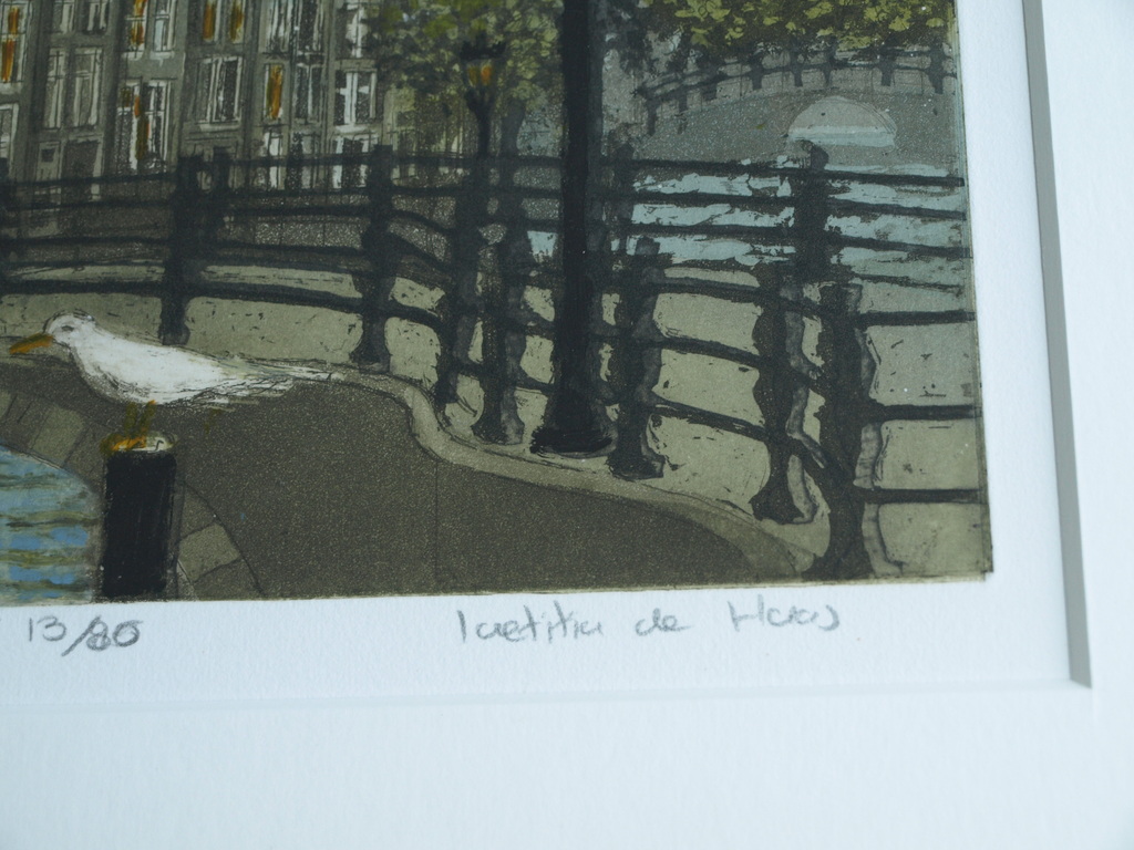 Laetitia de Haas: Kleurenets , Gracht in Amsterdam – Ingelijst – ca 2004 kopen? Bied vanaf 50!