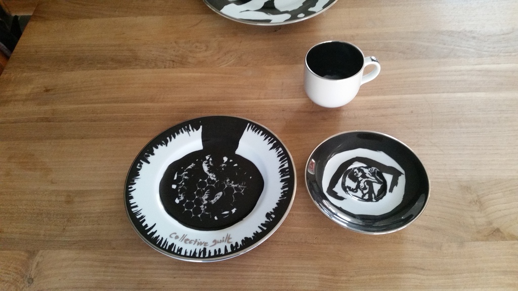 Servies ( 1988 nr 118 )  tekening ontworpen door Marlene Dumas  kopen? Bied vanaf 700!