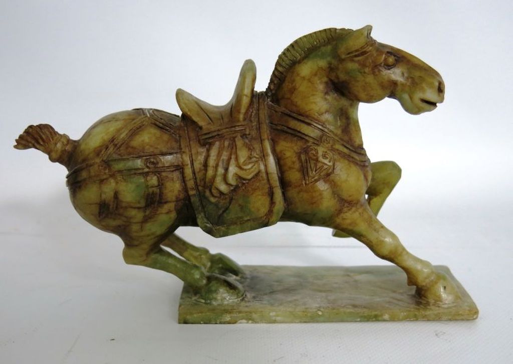 Kunstenaar onbekend: Chinees jade, Onyx paard kopen? Bied vanaf 50!