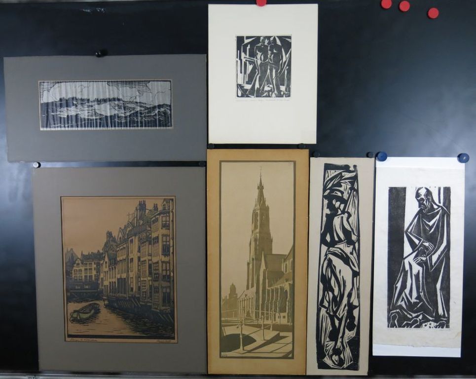 Lot met 6 losse werken, o.a.: Hildo Krop: Houtsnede, Peren kopen? Bied vanaf 20!