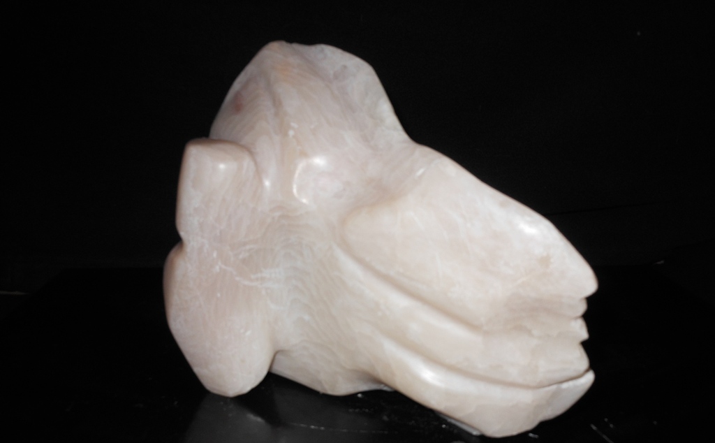 Stenen beeld (Infinity) van de recentelijk overleden kunstenares Mette Bauer kopen? Bied vanaf 40!