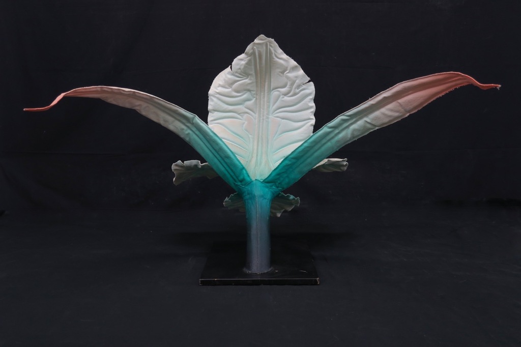 Giotta Tajiri: Object gemengde techniek, Bloem Nr. VII kopen? Bied vanaf 60!