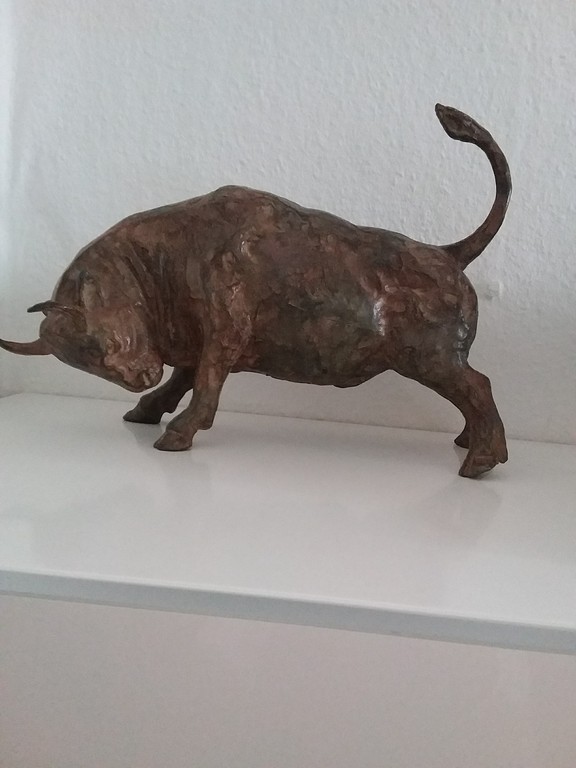 Pierre Chenet: massief brons, stier kopen? Bied vanaf 495!
