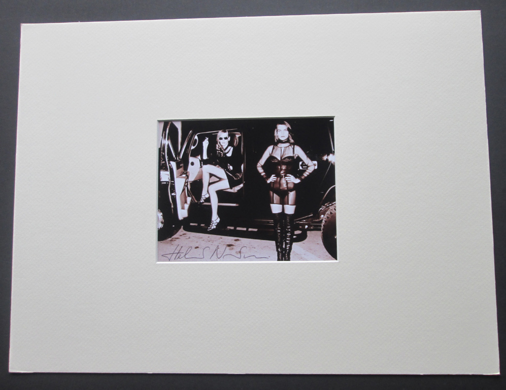 Helmut Newton - Domestic girls IV , LA 1992 - handgesigneerd kopen? Bied vanaf 89!