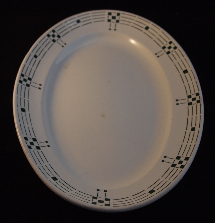 Jugendstil serveerschaal  in de stijl van Chris van der Hoef kopen? Bied vanaf 1!