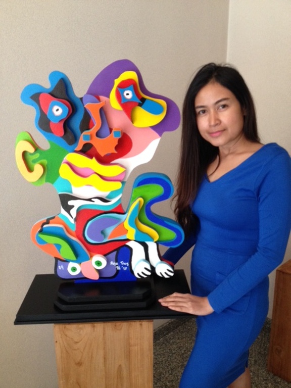 Roja Ting, 3 D sculptuur op voet inc.perspex box en certificaat. Zeer kleurrijk verkocht voor € 2400!