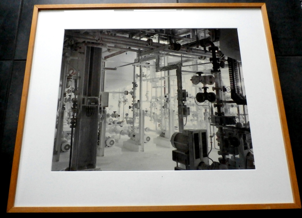 Eric van Straaten - ingelijste grote foto: Kemira Pigments Rotterdam - 1994 verkocht voor € 50!