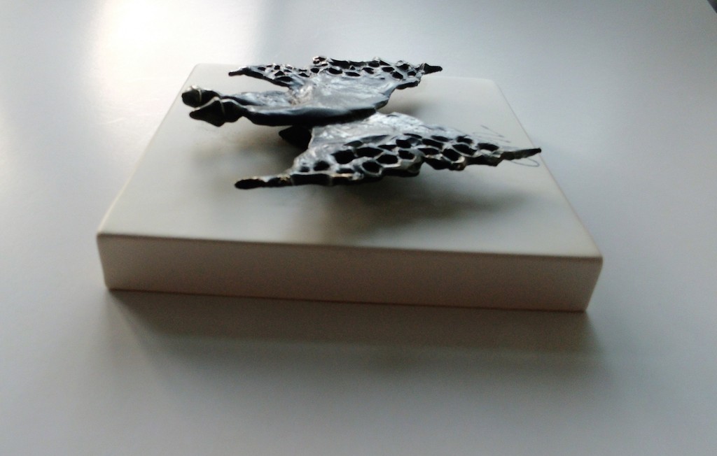 Corry Ammerlaan-Niekerk  brons op een voet van keramiek kopen? Bied vanaf 34!