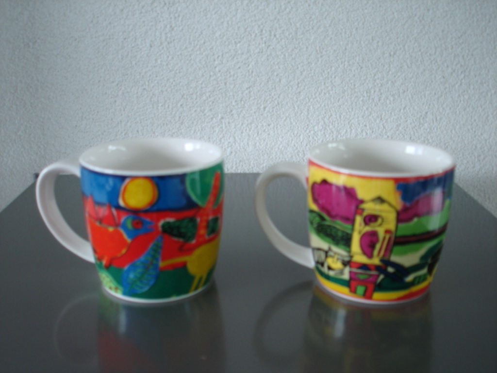 Twee bekers van Corneille met oor kopen? Bied vanaf 13!