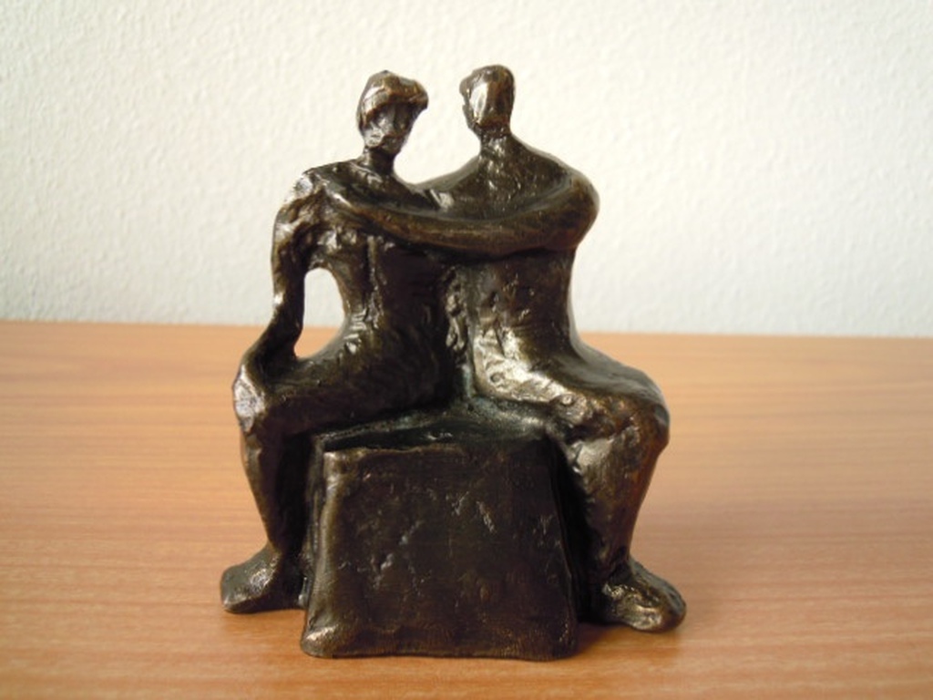 Zwaar BRONZEN BEELDJE - 900 gram - 11 X 10 cm - niet gesigneerd verkocht voor € 45!