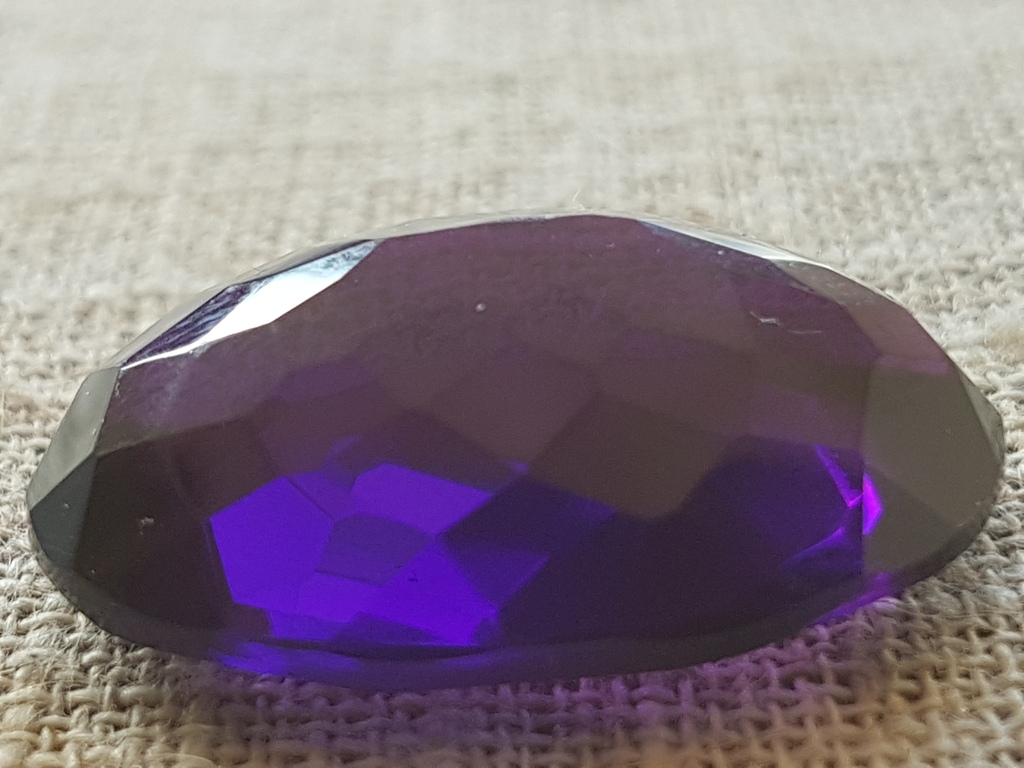 40.60 Ct Certified Oval Voilet Amethyst Gemstone kopen? Bied vanaf 23!
